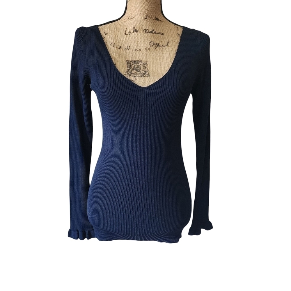 NWT Chelsea 28 Navy V-Neck Ribbed Fitted Sweater - Medium